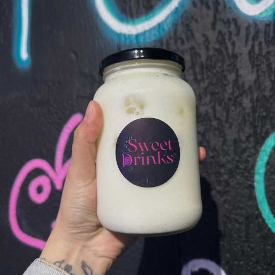 Limão, vodka e leite condensado, copo de vidro de 600ml.