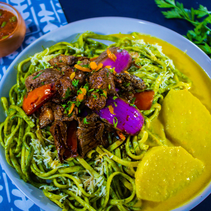 Tallarines Verdes con Lomo al Wok