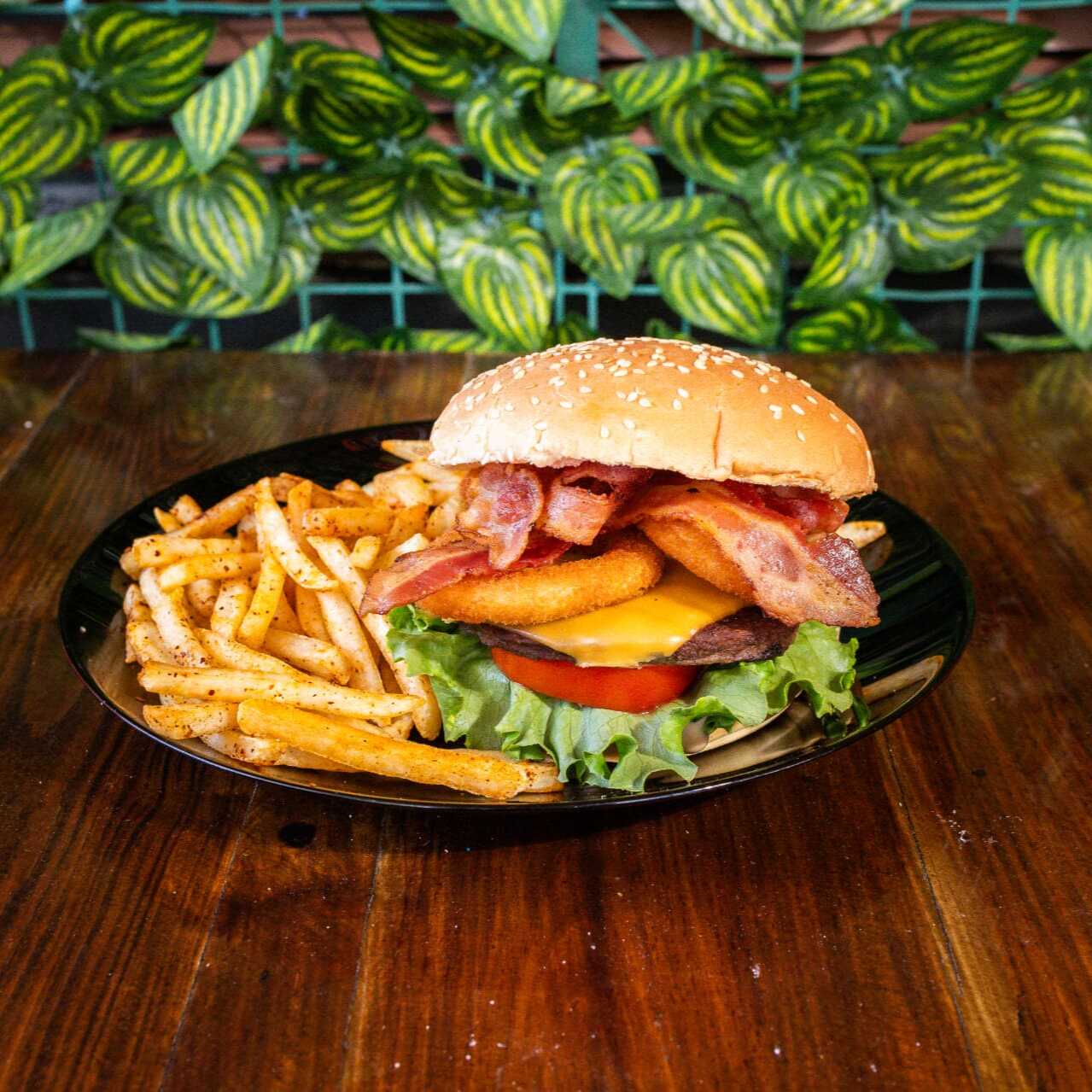 BBQ BACON CRUNCH + PAPAS