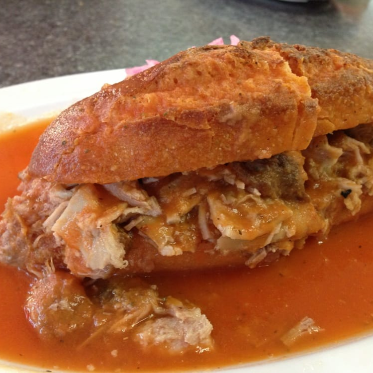 Quesabirria + Torta surtido