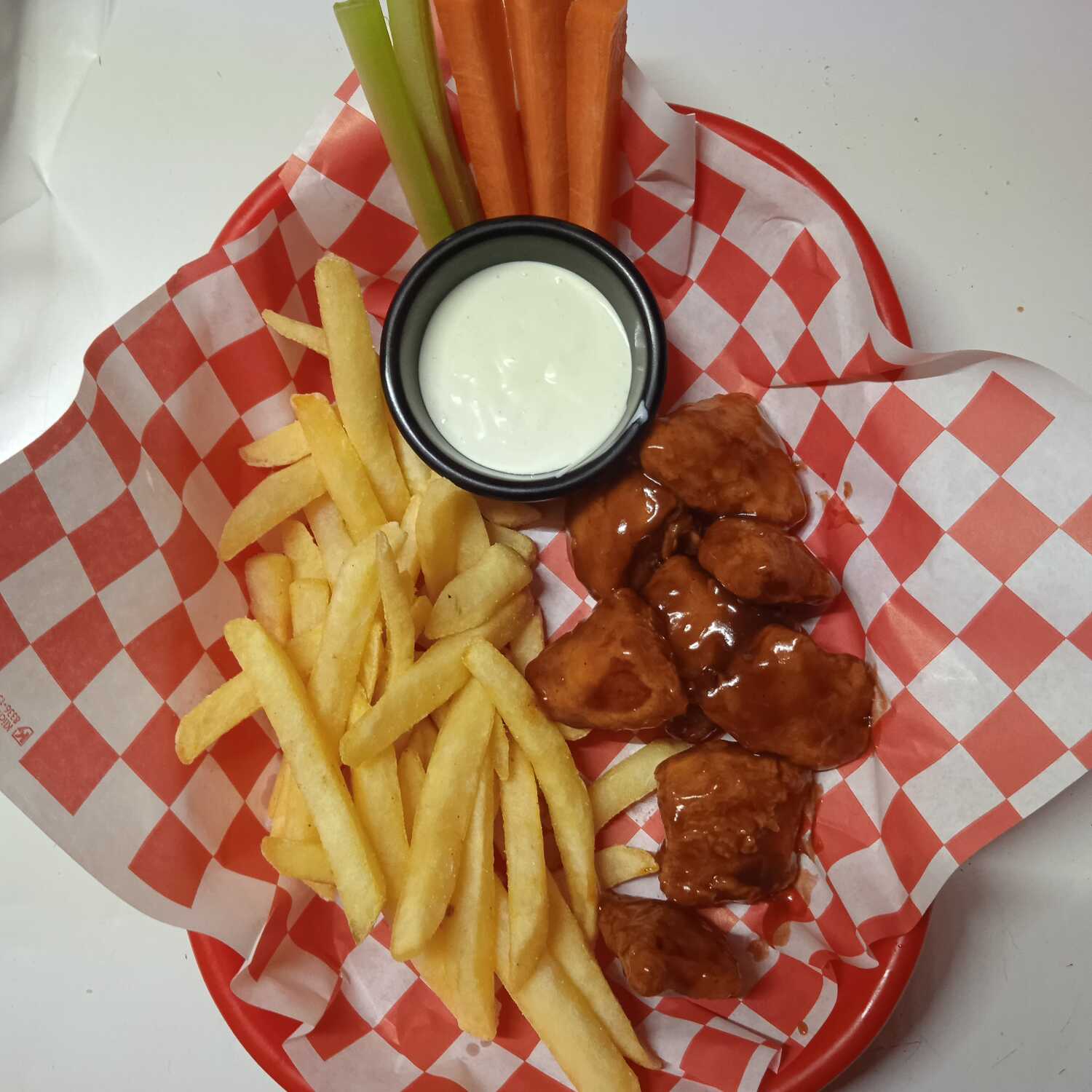 Boneless con Papas a la Francesa