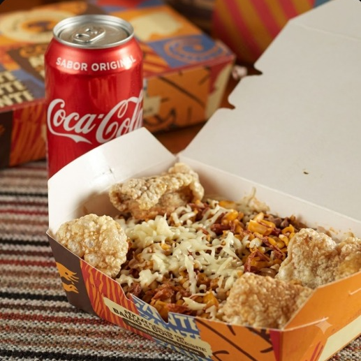 Experimente nosso autêntico baião de dois, preparado com arroz e feijão de corda bem temperados, queijo coalho derretido e um toque especial que garante muito sabor em cada garfada. (S/ Carne de Sol)