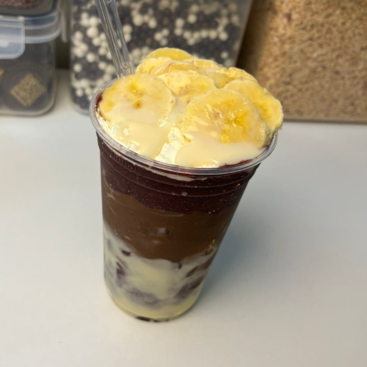 Banana cortada em rodela + Leite condensado + Leite em pó + Creme de Leitinho