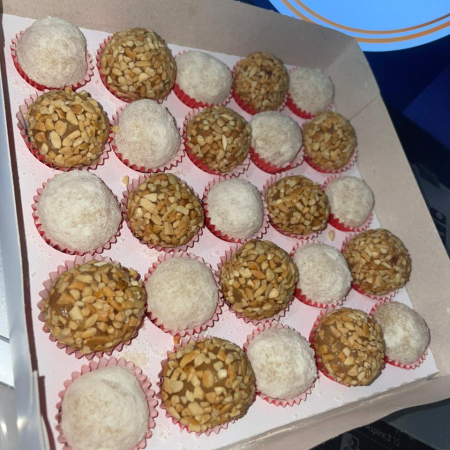 13 Brigadeiros de paçoca
12 Brigadeiros de Ninho