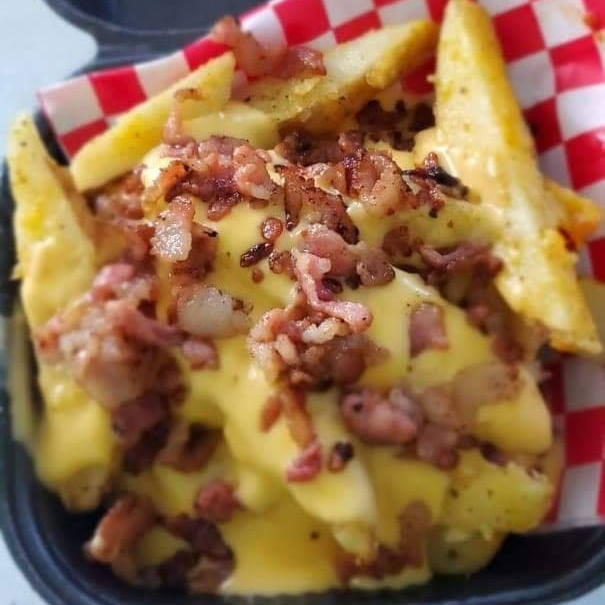 Papas con Queso y Tocino