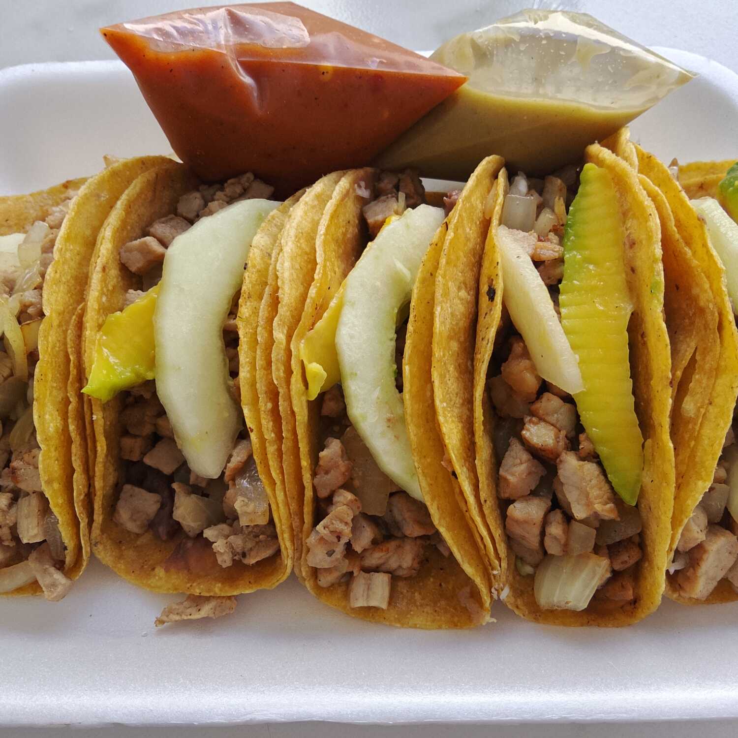 Tacos de maíz de asado