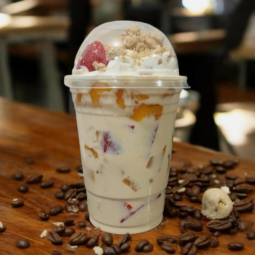 Fresas y Durazno Con Crema 16oz