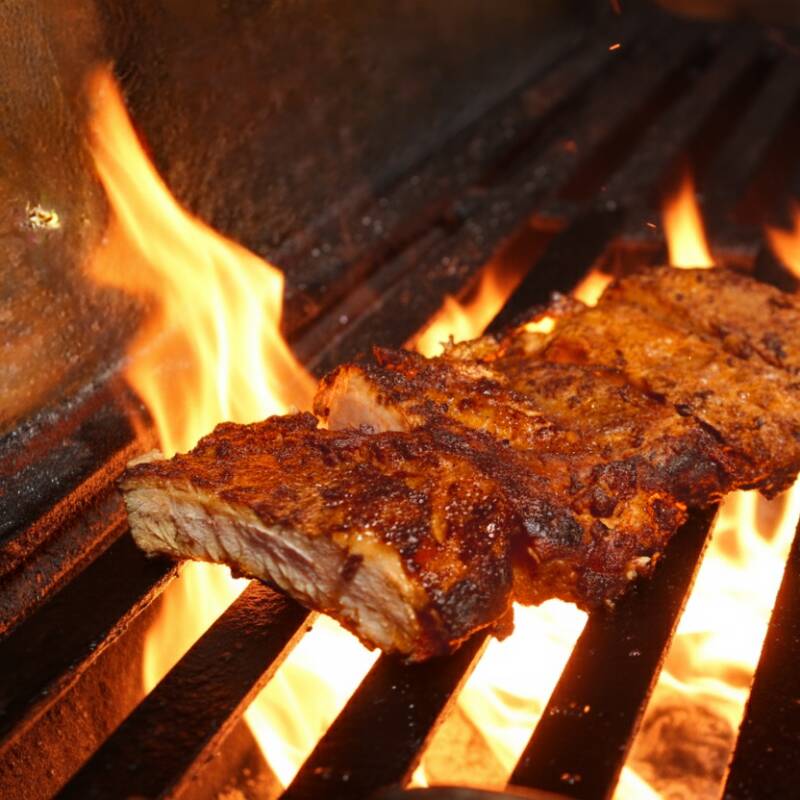 COSTILLA BBQ Y PAPA ASADA