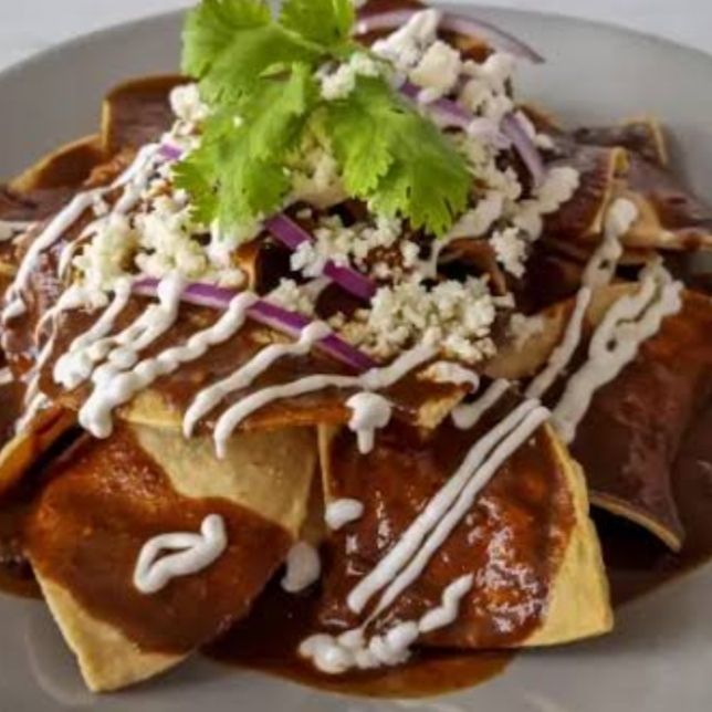 Chilaquiles Enmolados Pollo/asada