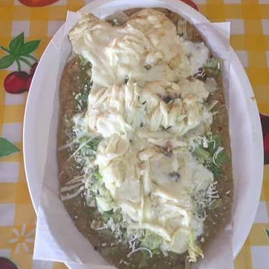 Huarache de Quesillo