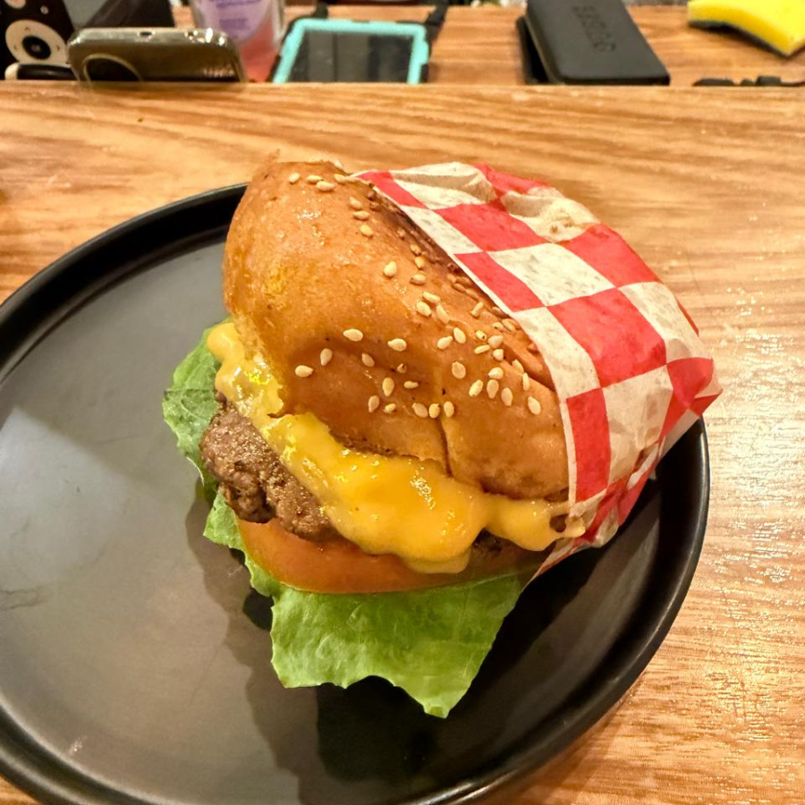HAMBURGUESA CLASICA CON PAPAS