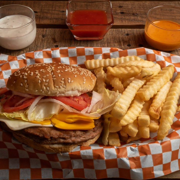 Hamburgesa de Arrachera con Papas a la Francesa