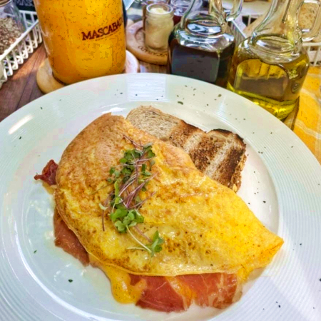 Omelette Jamon York Y Queso Mozarella