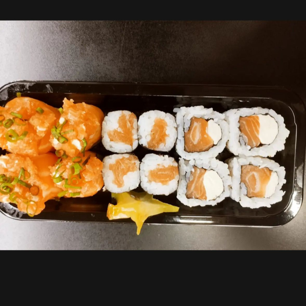 4 Joe Salmão + 4 Hossomaki Salmão + 4 Uramaki Filadélfia