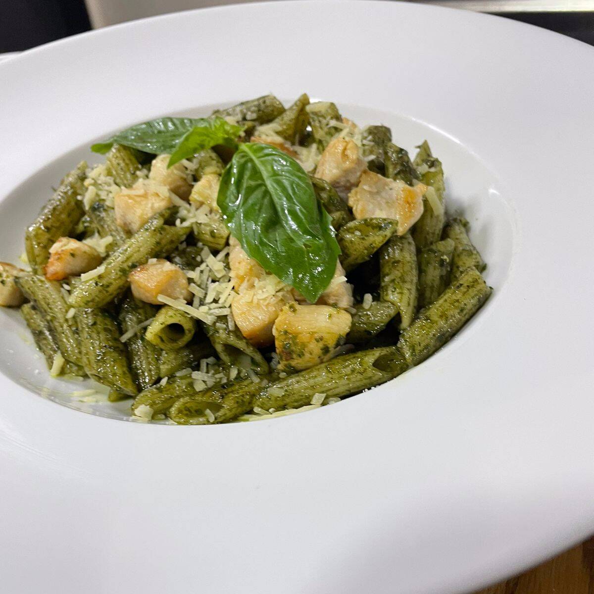 Pasta Pollo Pesto + Bebida