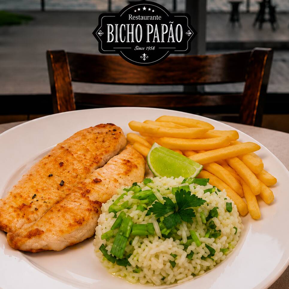 Filé de Dourado à Milanesa crocante e saboroso, preparado com peixe dourado empanado e frito até ficar sequinho por fora e macio por dentro. Acompanha arroz com alho-poró e batata frita dourada e crocante. Marmita aproximadamente 400g.Uma refeição completa, bem servida e perfeita para o almoço ou jantar.