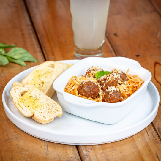 Spaguettis con Albóndigas