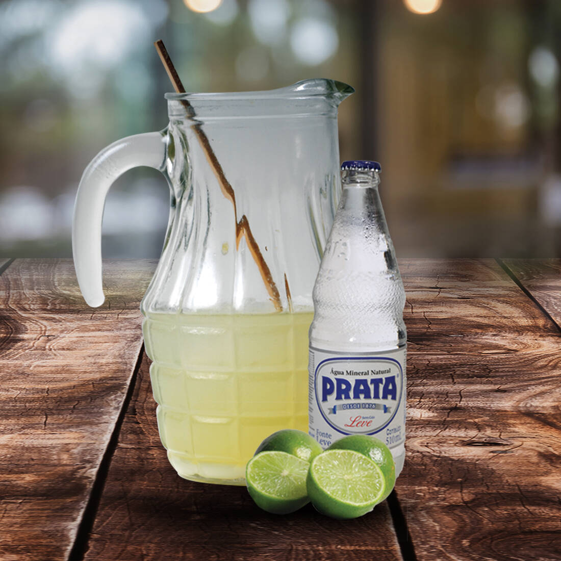 Tradicional Limonada feita na casa com Limões Tahiti,Gelo, Açúcar e água mineral Prata