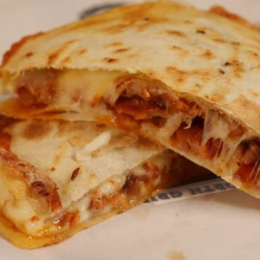 2 QUESADILLAS DE PASTOR MAS UNA COCACOLA