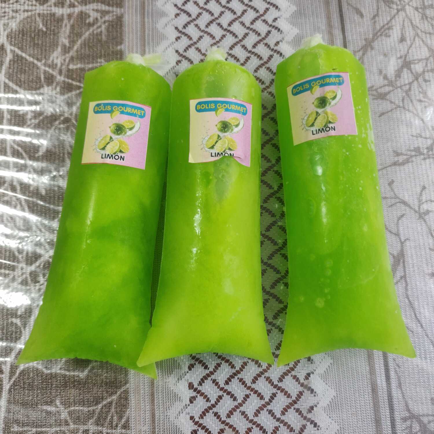 Boli de Agua de Limón