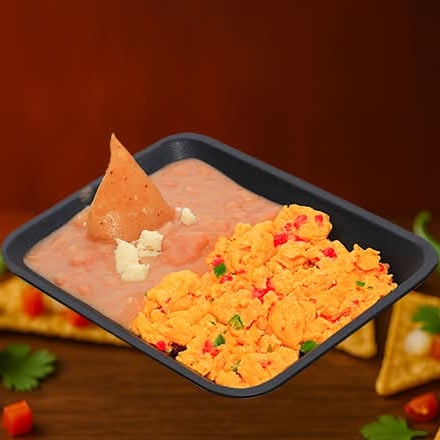 Huevo Revuelto a la Mexicana con Frijoles