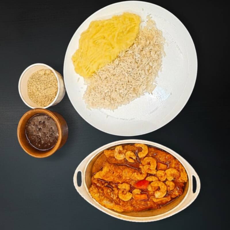 Acompanha: arroz, feijão e farofa