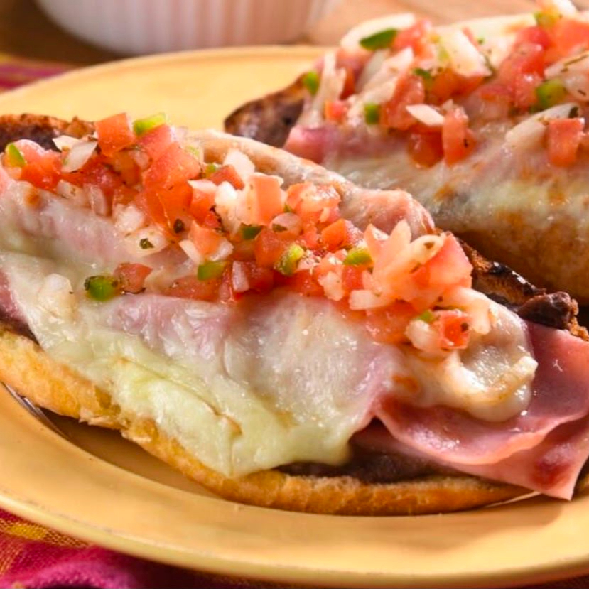 Molletes de Jamón