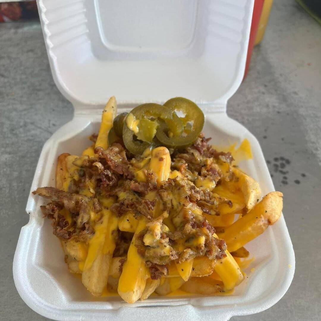 Papas con Queso y Tocino