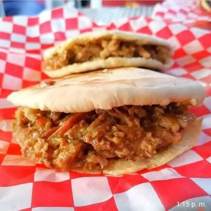 Gordita de harina de pastor