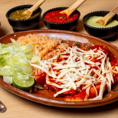 Enchiladas Rojas de Queso