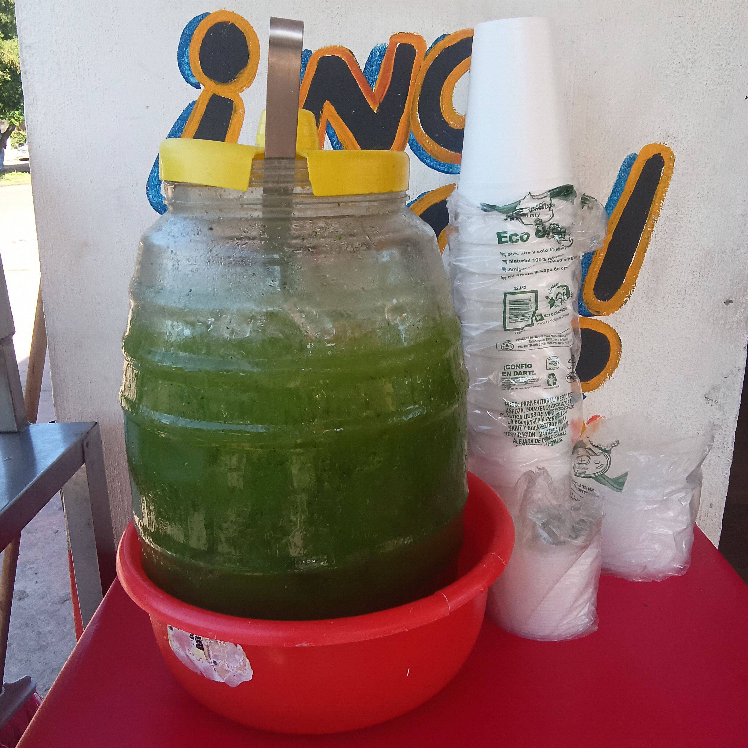 Agua fresca limon com