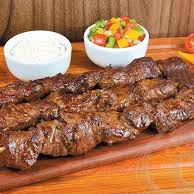 Espetinho assado na hora