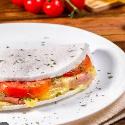 PRESUNTO, QUEIJO, TOMATE E OREGANO.
