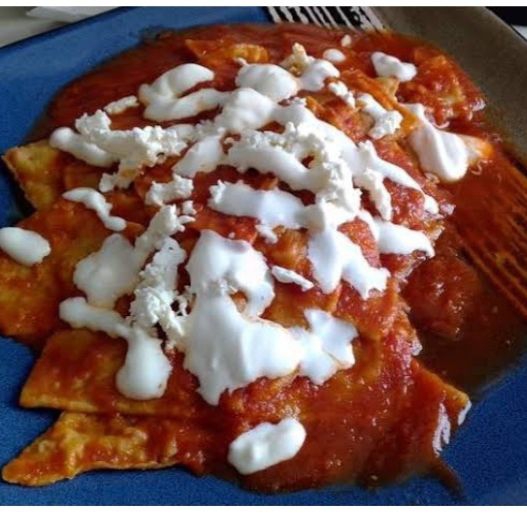 Chilaquiles Rojos con Huevo + Refresco 355ml