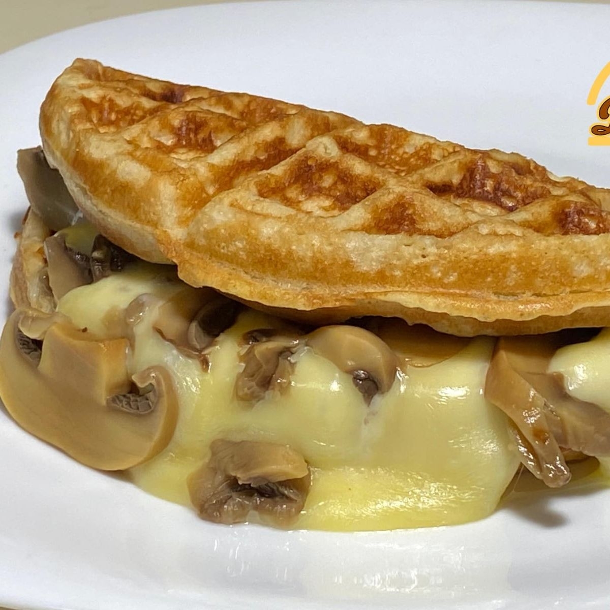Waffle Salado de Queso y Champiñon