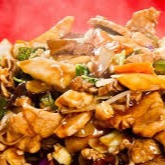 Legumes salteados com frango e molho de soja especial