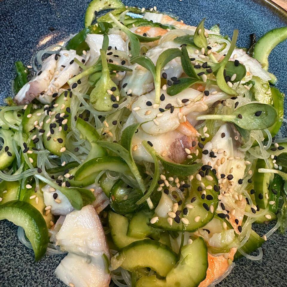 ENSALADA SUNOMONO CON MARISCOS