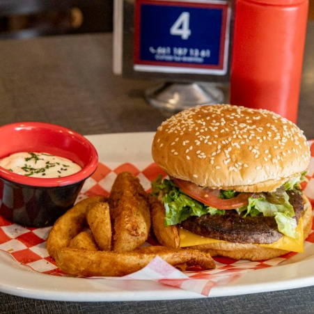 Hamburguesa de Pollo Tempura, Papas a la Francesa