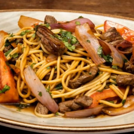 Tallarín de Carne Criollo