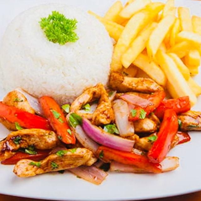 Pollo Saltado