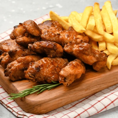 Alitas Personales (300grs con Papas)