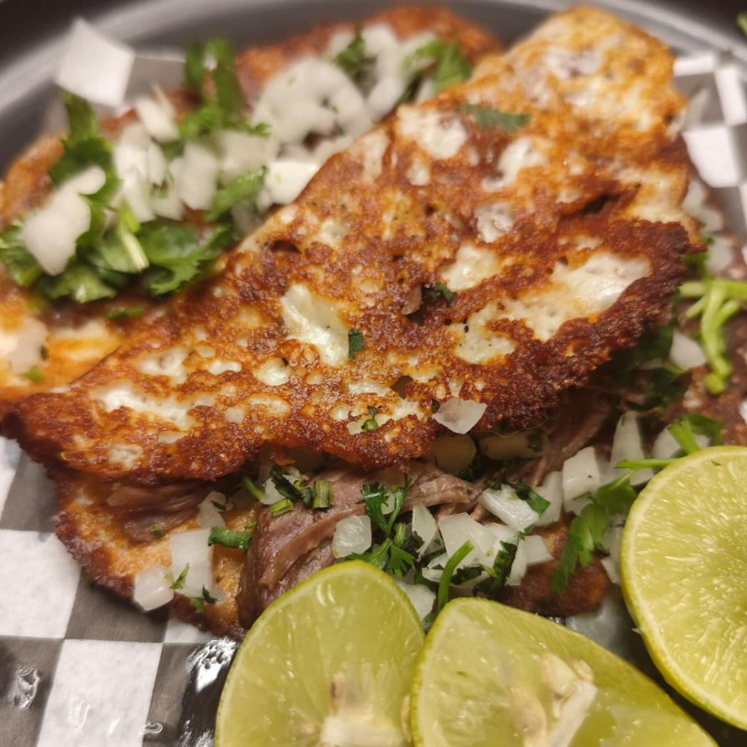 TAQUIQUESO DE BIRRIA