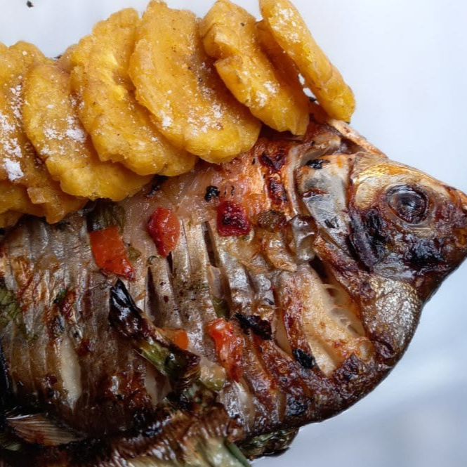 Sábalo con Patacones