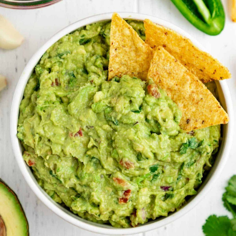 CHIPS Y GUACAMOLE.