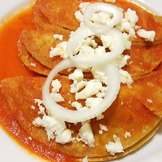 Entomatadas (4 tortillas) Incluye huevos, tasajo o cecina