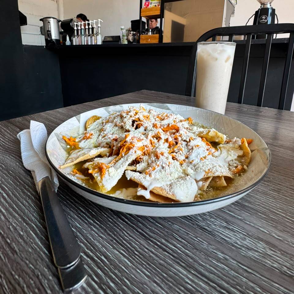CHILAQUILES VERDES O ROJOS