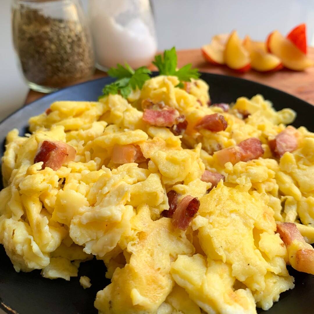Huevos con Carne Ahumada
