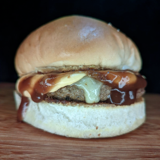 Pão Batata, Carne Smash 50g, Queijo mussarela, Creme Cheddar