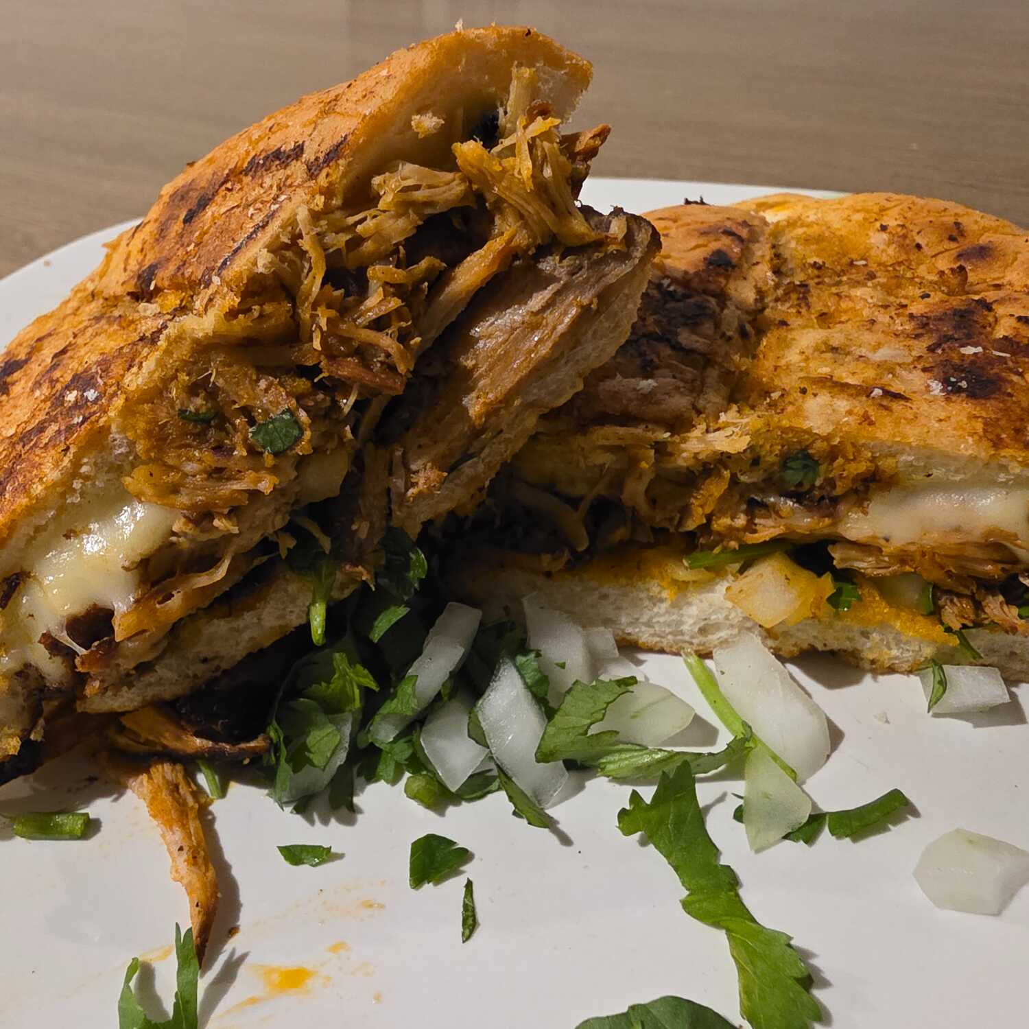 Torta de Birria C/Queso