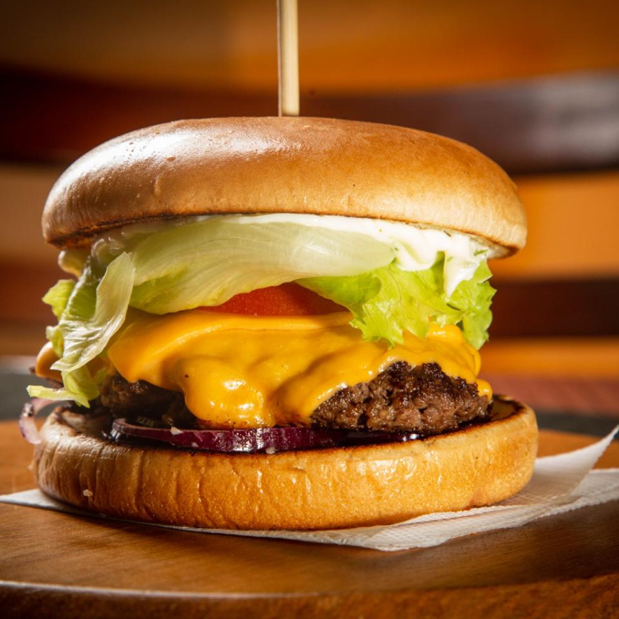 X Salada a Moda 300 + Batata Frita + Refri 350 ml Coca-Cola